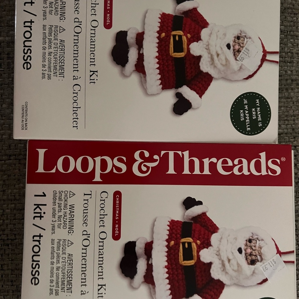 Loops & Threads Crochet Santa Ornament Kit - Red & White